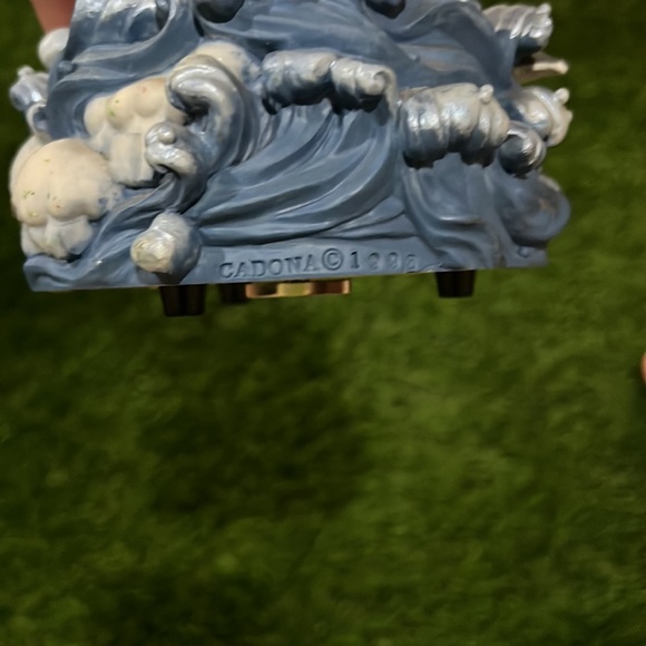 Musical Dolphin Snow Globe - Picture 7 of 7